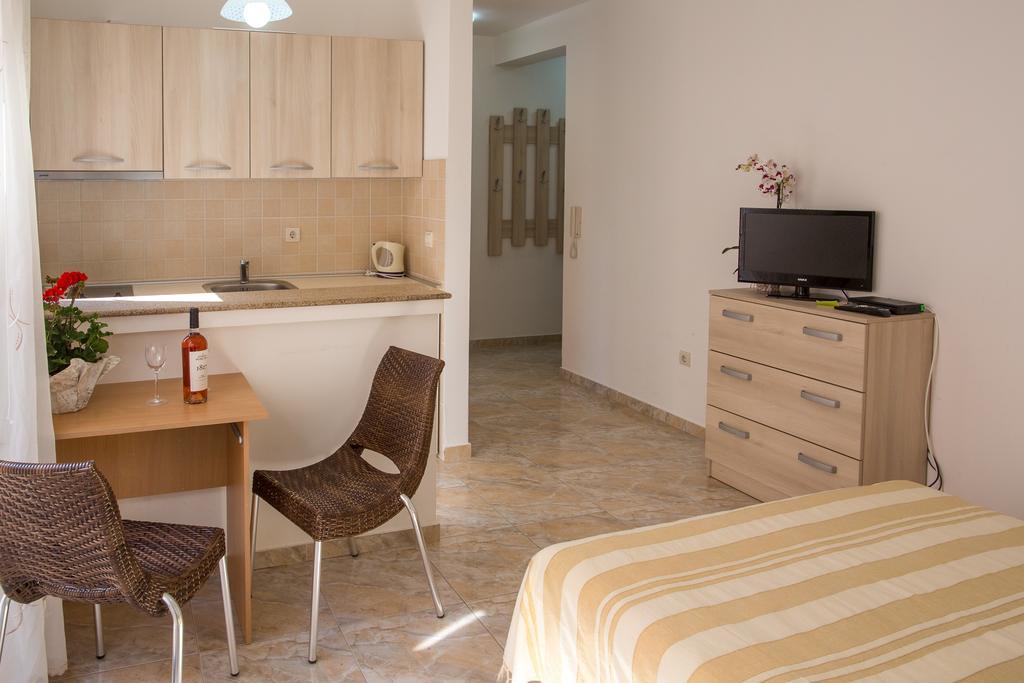 Apartments Lumiere Рафаиловичи Экстерьер фото