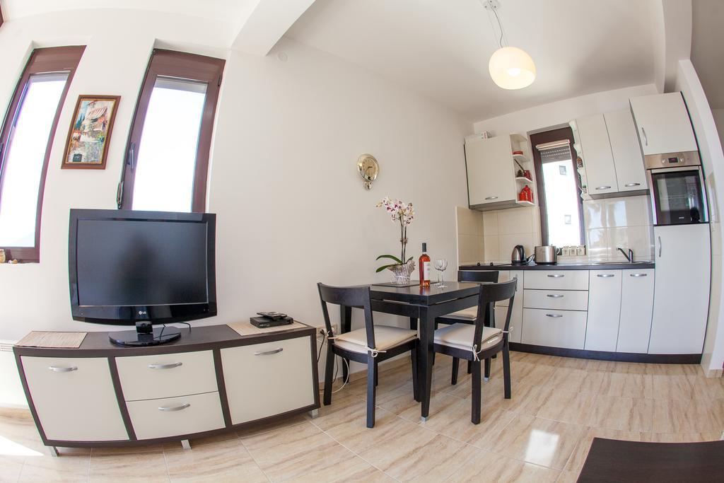 Apartments Lumiere Рафаиловичи Экстерьер фото