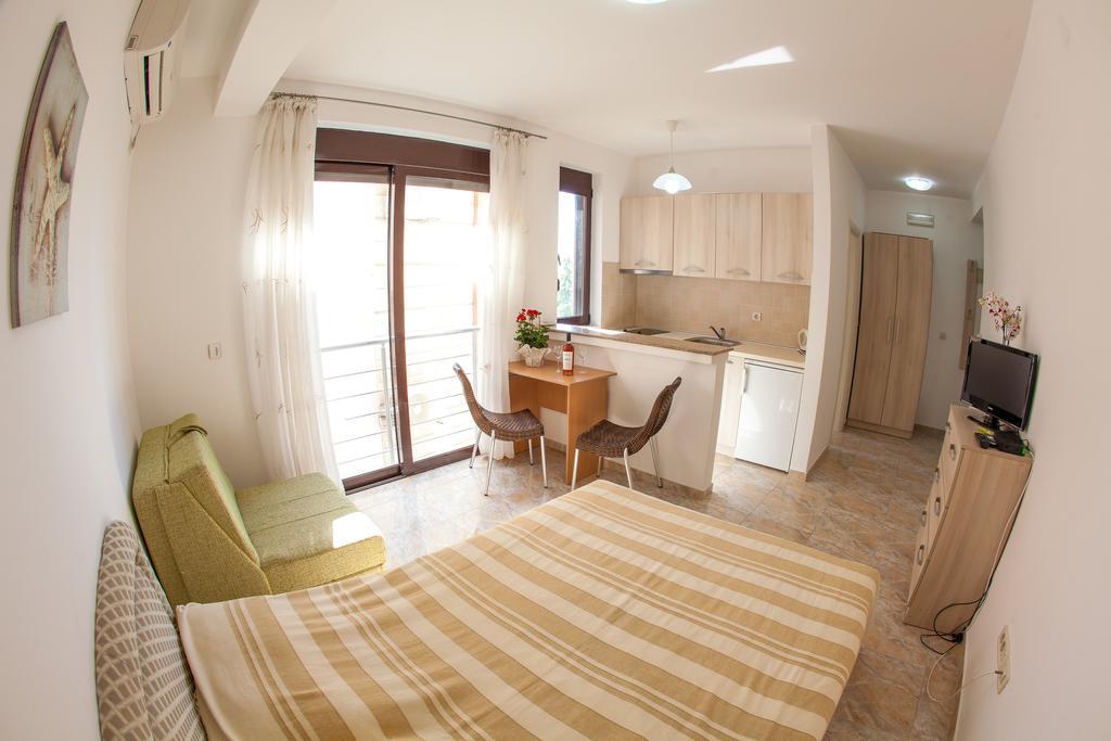 Apartments Lumiere Рафаиловичи Экстерьер фото