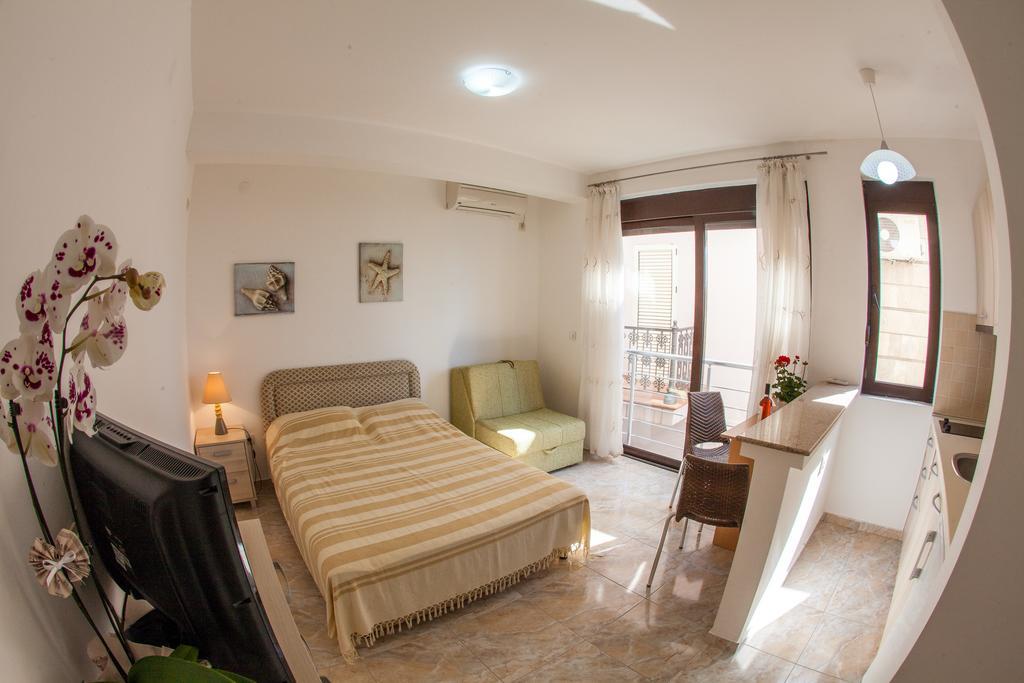 Apartments Lumiere Рафаиловичи Экстерьер фото